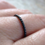 Black Silver Twist Ring - TesoroDelSol