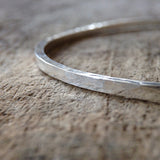 Sterling Silver Square Hammered Bangle - TesoroDelSol