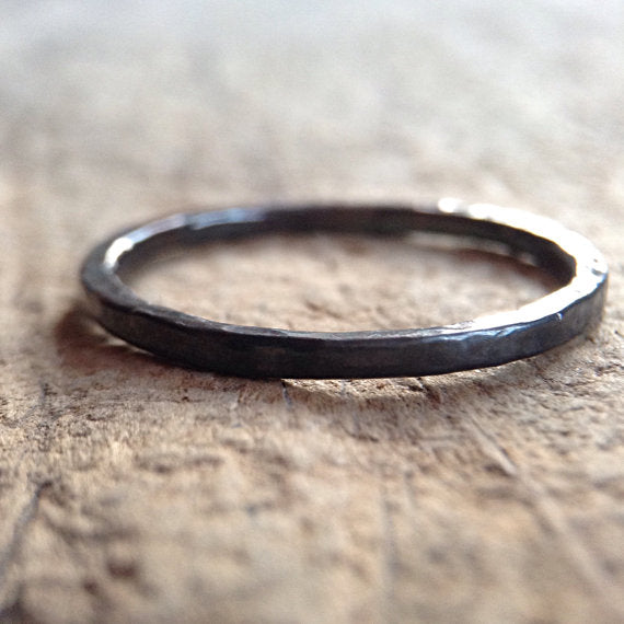 Black Silver Hammered Ring - TesoroDelSol