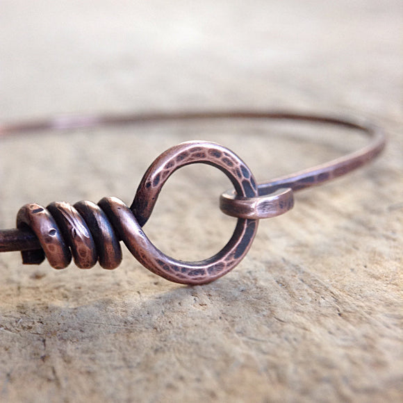 Vintage Copper Hook and Eye Bangle, Latch and Hook Bangle, Stackable Bangle Bracelet, Rustic Jewelry, Bohemian Bracelet, Bohemian Jewelry - TesoroDelSol