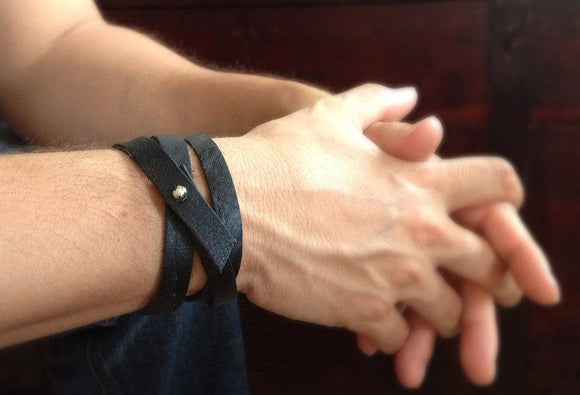 Men's Black Triple Wrap Leather Bracelet - TesoroDelSol