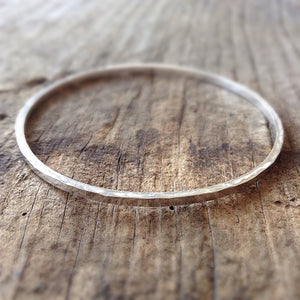 Sterling Silver Square Hammered Bangle - TesoroDelSol